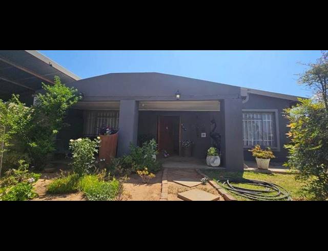 5 BEDROOM HOUSE FOR SALE IN VRYBURG